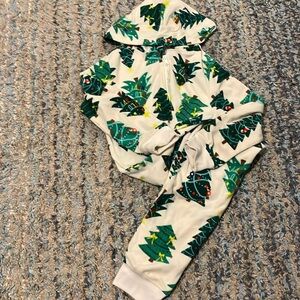 2 old navy kids Christmas onesies - size M and size L